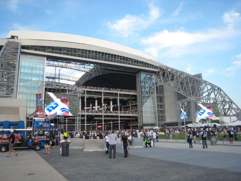 outside of dallas cowboys att stadium